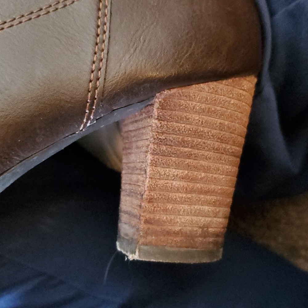 Sonoma brand Dark brown leather boots with heels - Picture 6 of 7